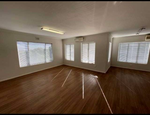 433M² BUILDING TO LET IN VREDEHOEK